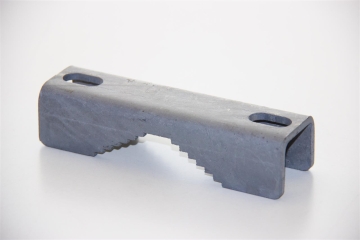 Hot-dip galvanized toothed clamp for pole tubes 89-104 mm